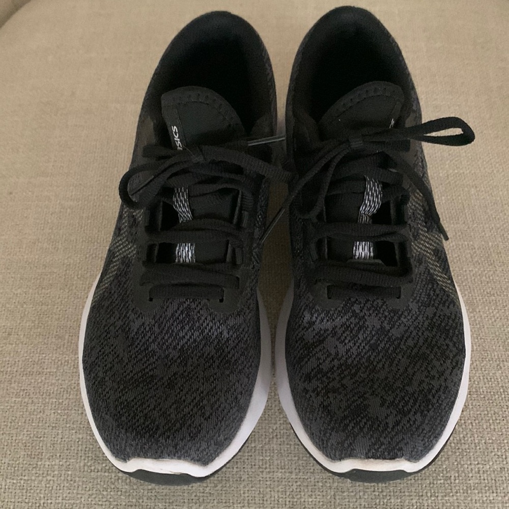 ASICS SIZE 9 womens running sneakers